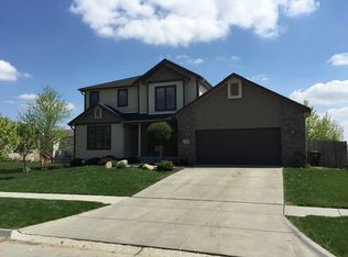 5717 Clear Creek Dr, Lincoln, NE 68516