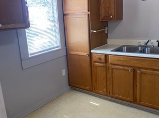 651 W 4th St #D, Hattiesburg, MS 39401