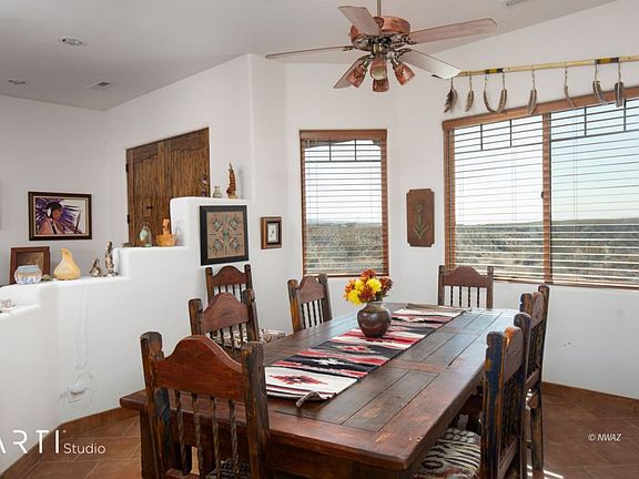 3rd image of 1040 E Chaparral Dr