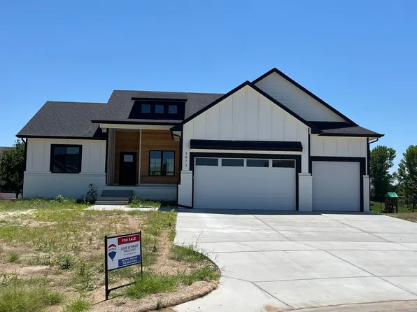 3973 N Estancia Ct, Wichita, KS 67205