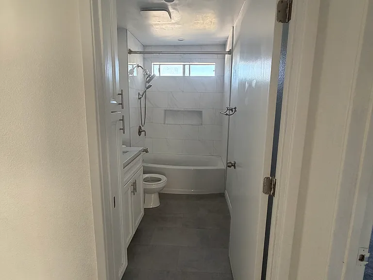 12403 Julian Ave #206 — Photo 9
