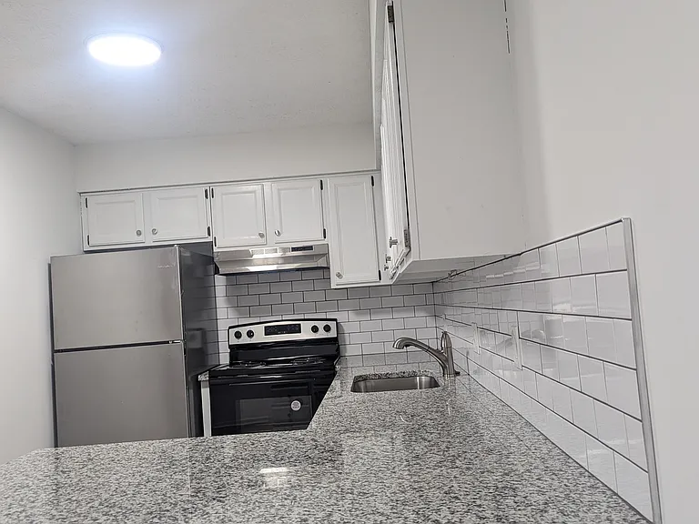 1314 Yorkland Rd — Photo 6