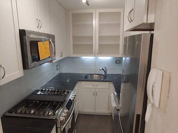 3rd image of 145 E 15th St APT 6G