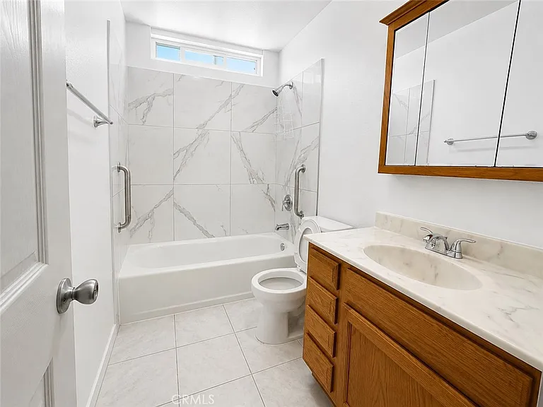 8521 Saint Belmont #B — Photo 7