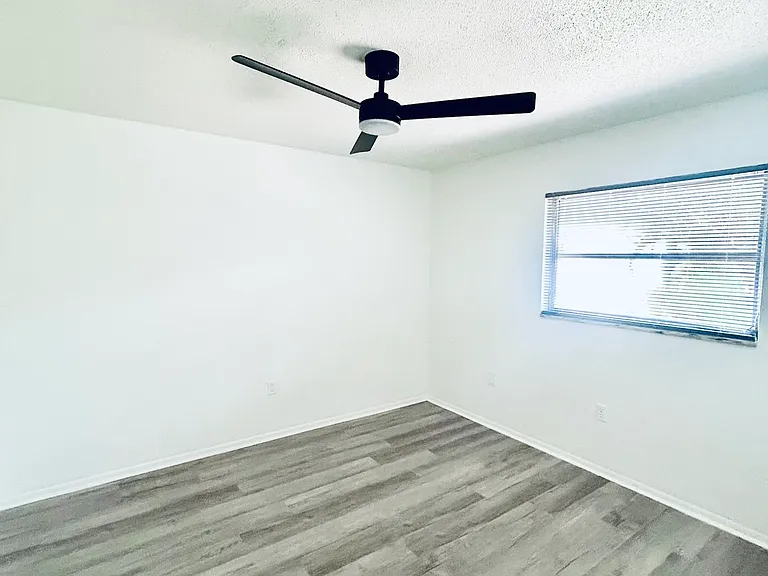 3851 Allenwood St — Photo 20