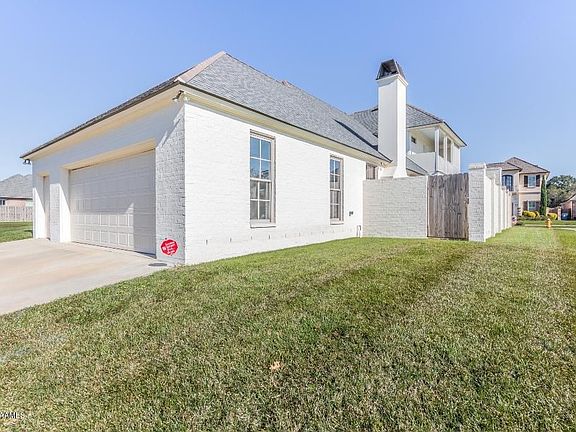 4th image of 210 Brookshire Gardens Dr
