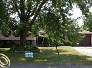 3763 Estates Dr, Troy, MI