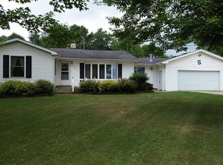 4085 N Cedar Lake Rd, Edmore, MI 48829