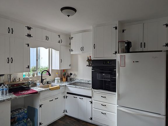 2nd image of 4660 Thorn St #1