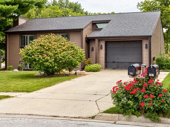 701 Diamond Ct, Ames, IA 50010