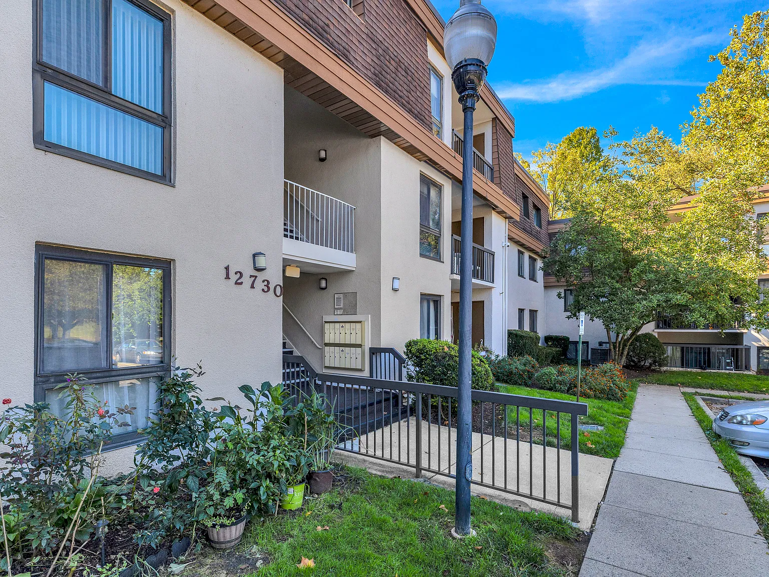 1 bed, 806 sqft, $1,925 — Photo 2