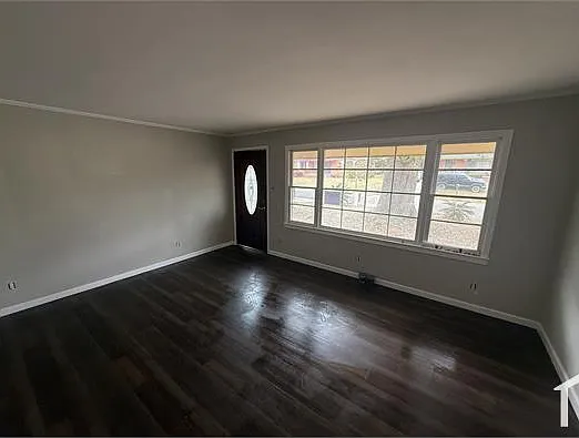 2113 Highland Ct — Photo 2