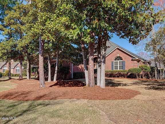 2nd image of 3810 Daphine Drive