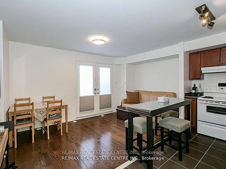3985 Eglinton Ave W #8 — Photo 11