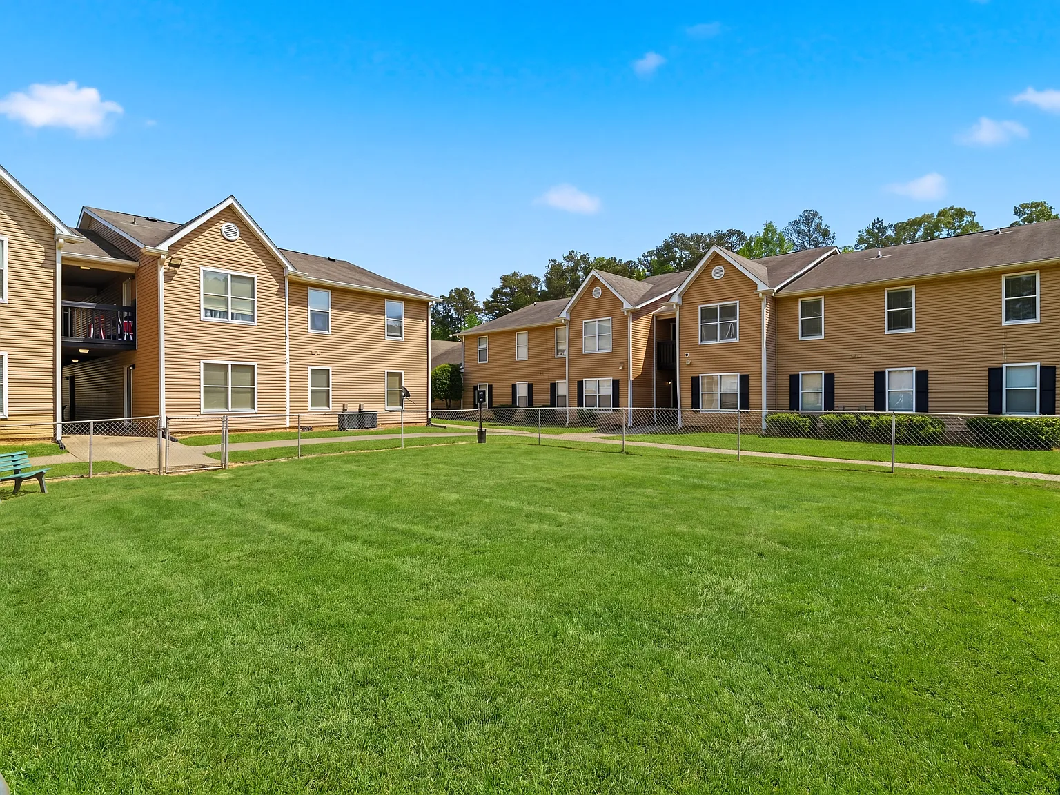 City Park Apartments — Photo 4