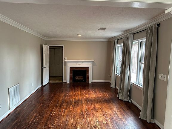 4th image of 5102 Summerville Rd