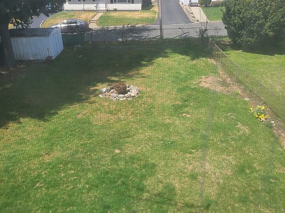 4th image of 37 Ford Ave #1