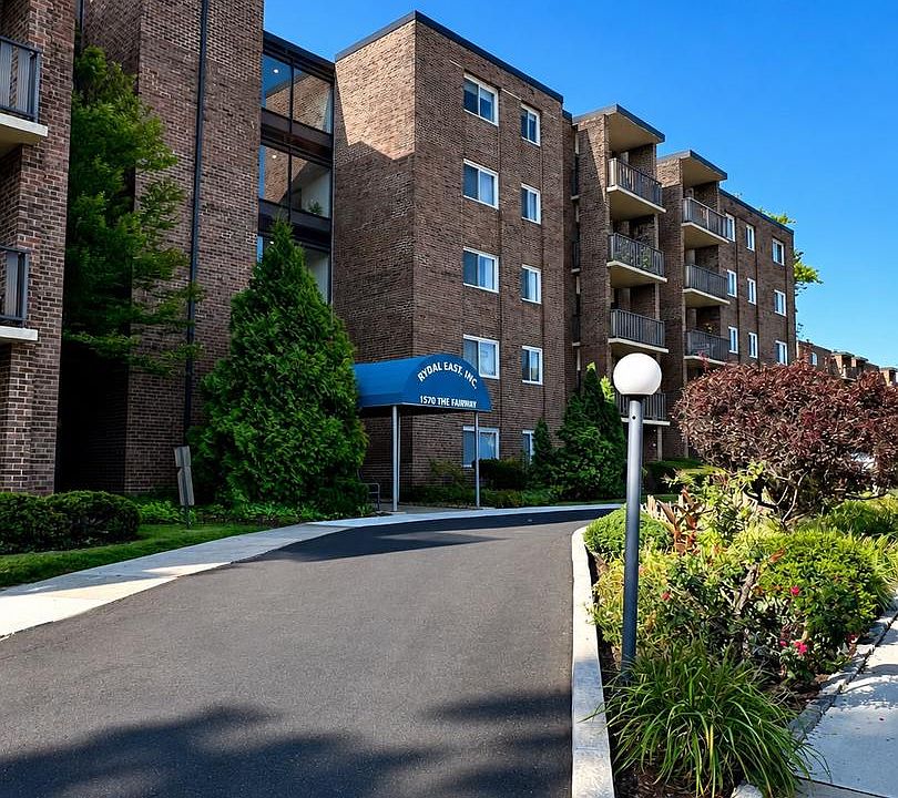 1st image of 1570 The Fairway #507E