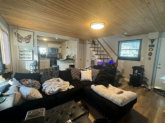 3rd image of 511 Bank St