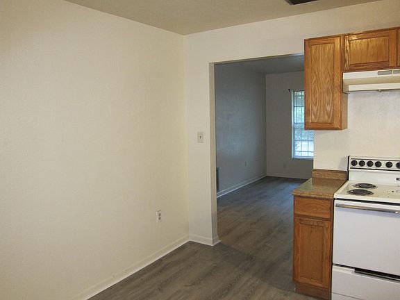 4th image of 2114 NW 55th Blvd APT 28