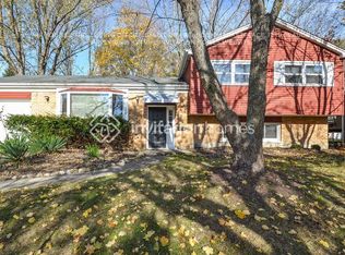 288 Lancaster Dr, Crystal Lake, IL 60014