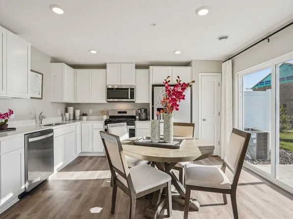 13701 Kaylemore Trl, Rosemount, MN 55068