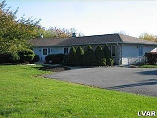 5th image of 900 Blue Mountain Dr