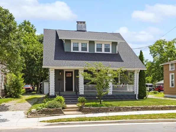 3227 Columbus St, Grove City, OH 43123