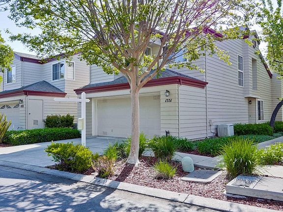 2nd image of 1551 Fairway Green Cir
