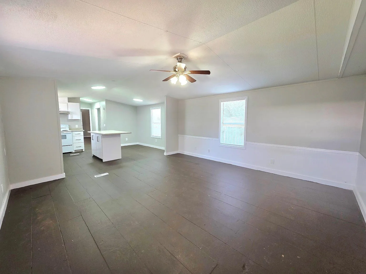 3 bed, 2.0 bath, $1,100 — Photo 3
