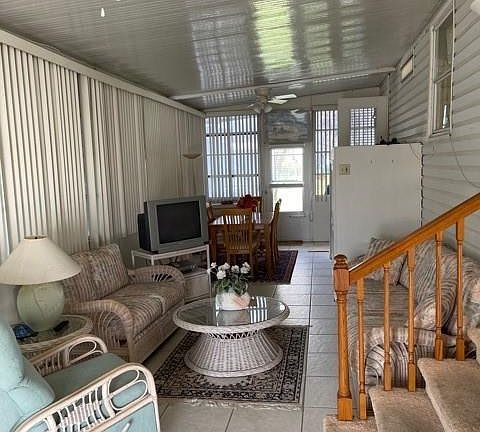 3rd image of 453 Vanda Sanctuary Suite 453