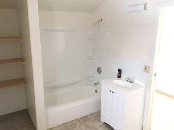 4th image of 1723 E Tilsley Pl