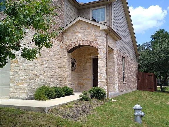 3rd image of 900 Sleepy Dell Ln