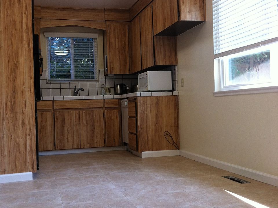 Updated kitchen (includes fridge, not shown)