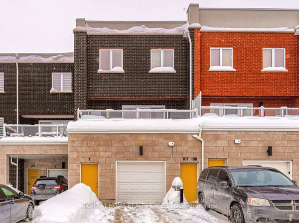 124 Seabrook Dr #7, Kitchener, ON N2R 0R7