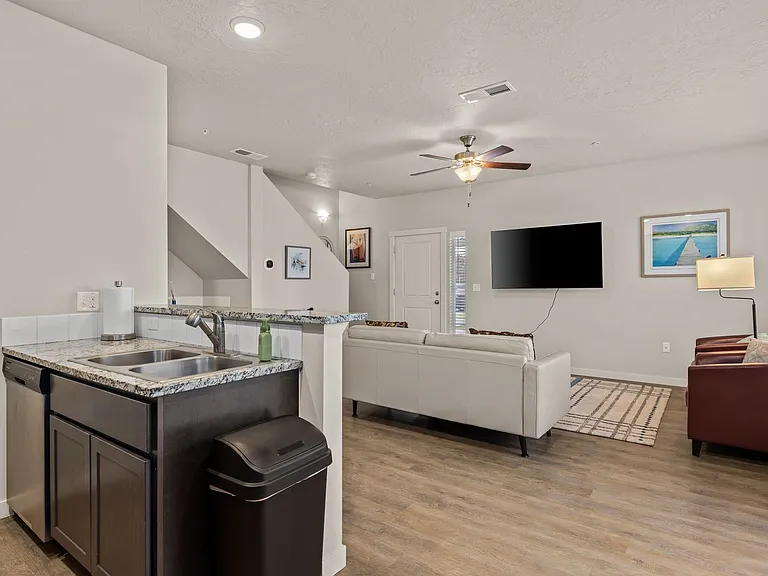 7356 N Lucy Rose Ln #101 — Photo 5