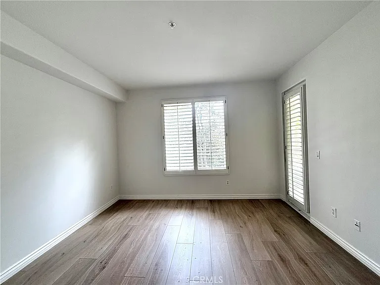 2243 Martin #110 — Photo 18