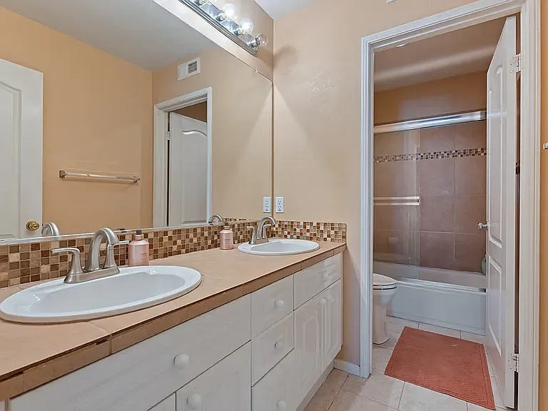 16375 Alipaz Ct — Photo 26