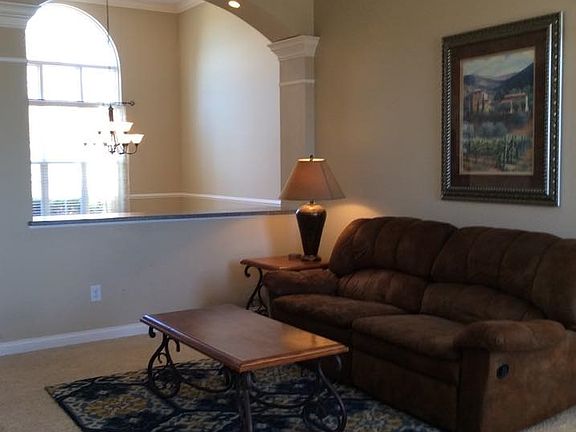 4th image of 304 S Wintergreen Dr