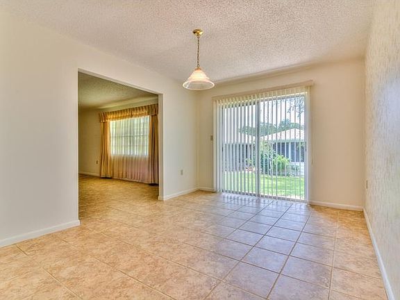 3rd image of 653 Lark Dr