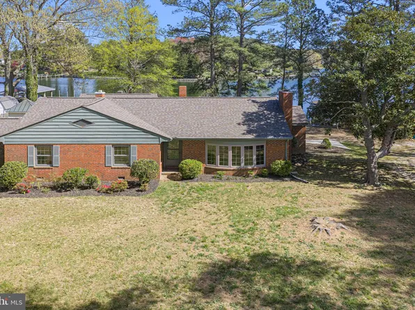 137 Pine Dr, Reedville, VA 22539
