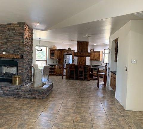 4th image of 4 Mount Olympus Rd