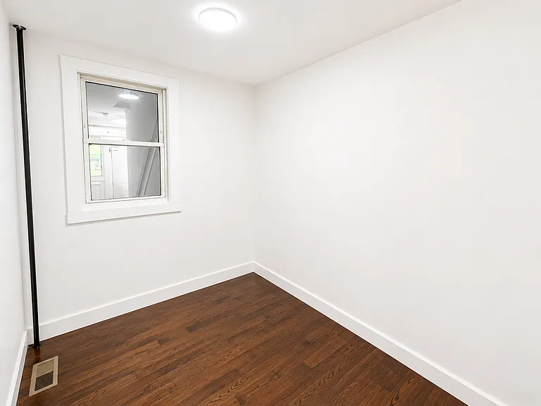 233 Rose St — Photo 11