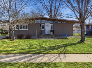713 E 14th Ave, Mitchell, SD 57301