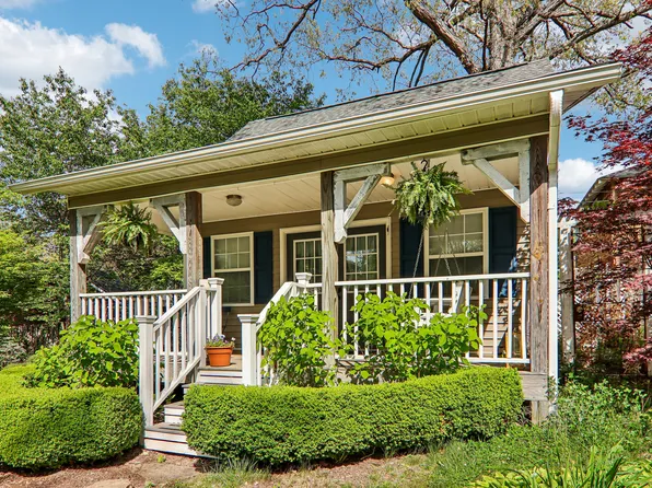 1636 Kensington Rd, Hendersonville, NC 28791