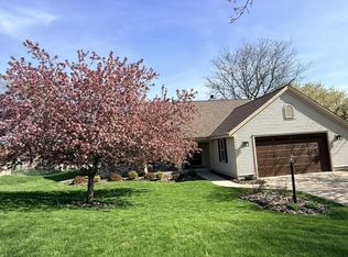 2849 Apache Pass, Waukesha, WI 53188