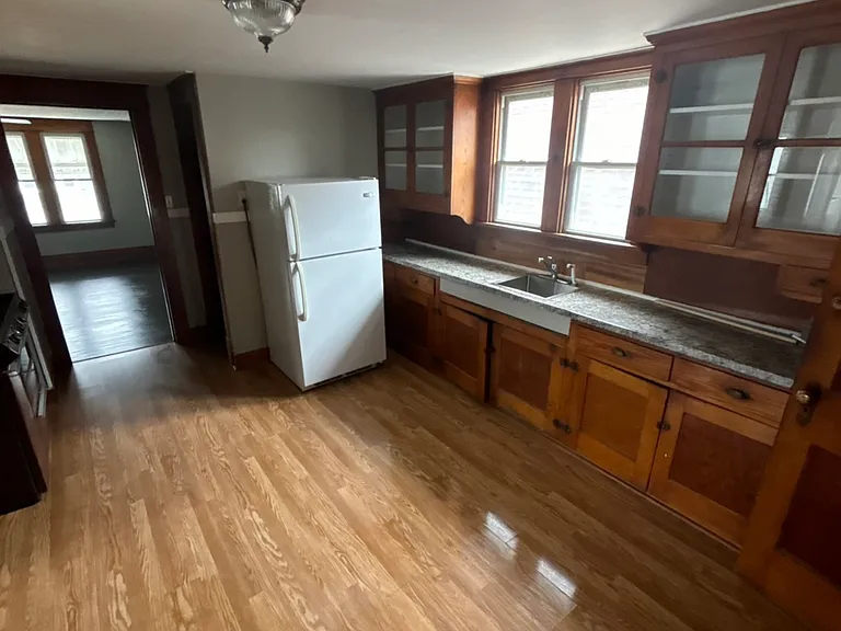 118 Barnard St #2 — Photo 2