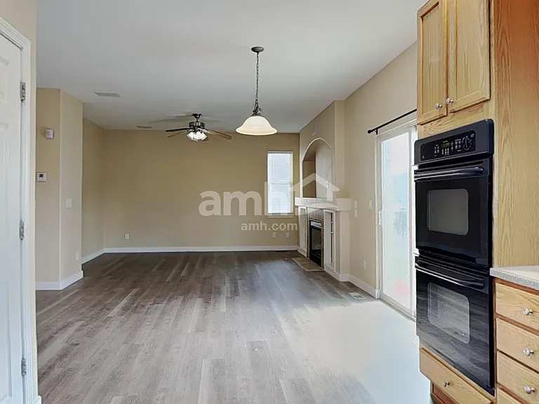 9742 Jasper Dr — Photo 6