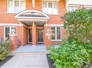 43 Hays Blvd #3, Oakville, ON L6H0J1