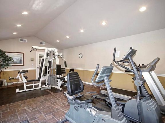 3rd image of 539 Woodside Oaks APT 2